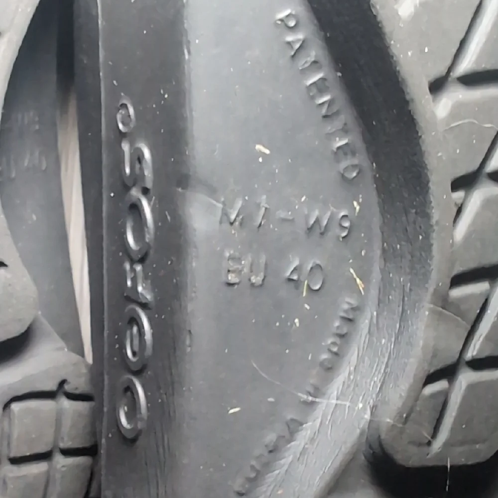 OOFOS great used